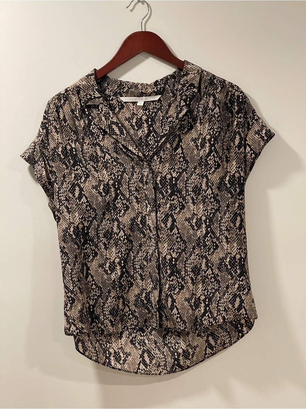 Veronica Beard 100% Silk Snake Print Button Front Blouse Size 6